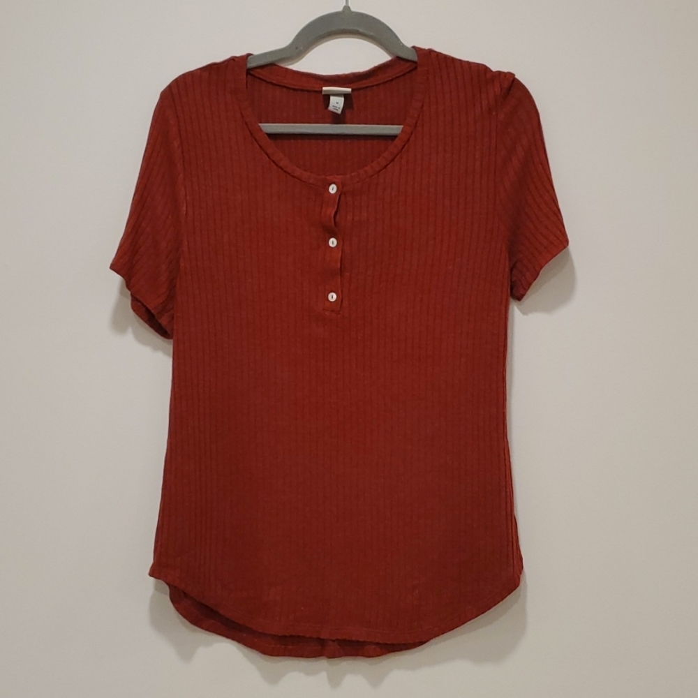 Ribbed Tshirt with Buttons Rust Brown M
